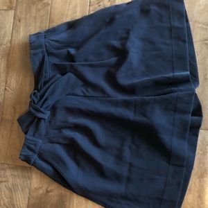 Noir shorts by Lululemon, great condition! Size 12
